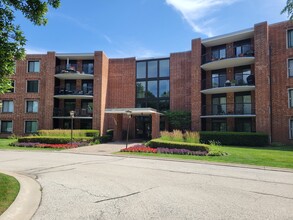 Building Photo - 1505 E Central Rd