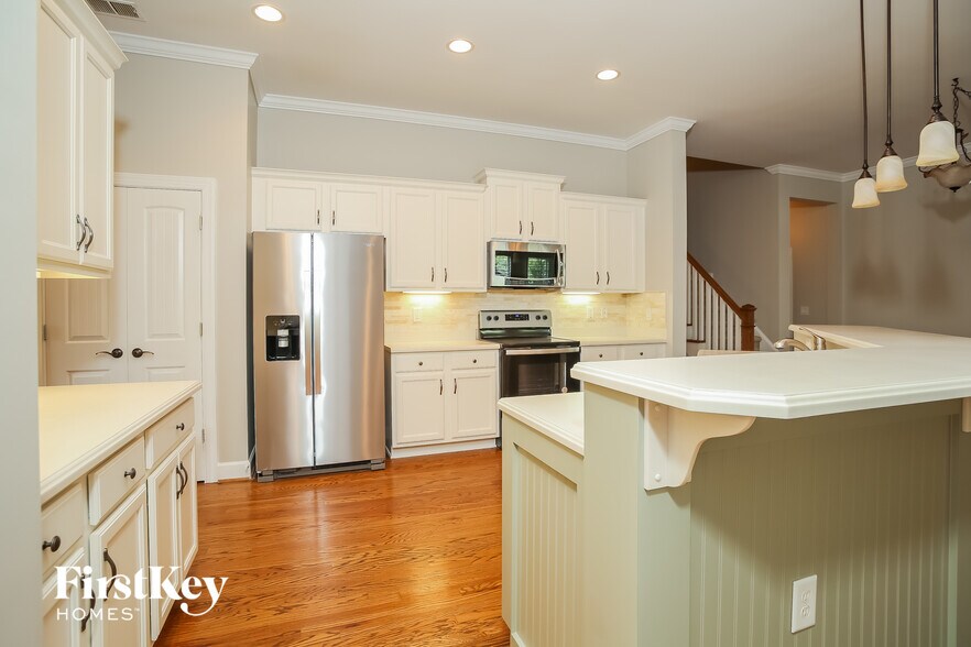 Building Photo - 207 Hickory Nut Ln