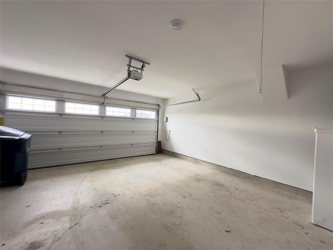 Building Photo - 104 Milliner Lp