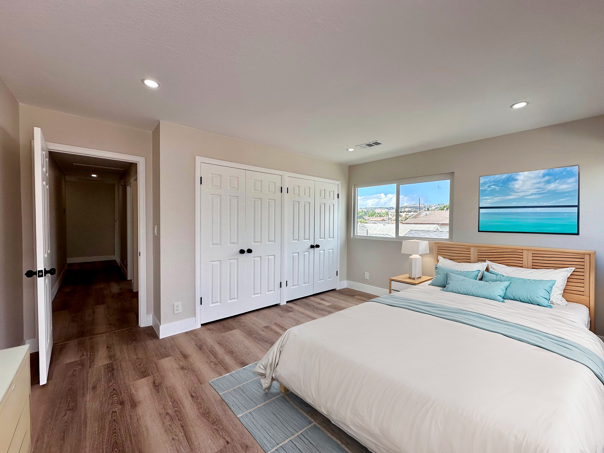 Building Photo - 770 W 2nd St