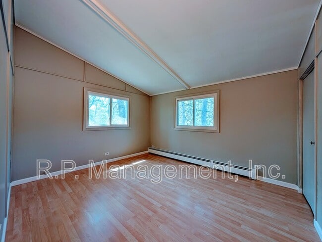 Building Photo - 26745 Freeport Ave