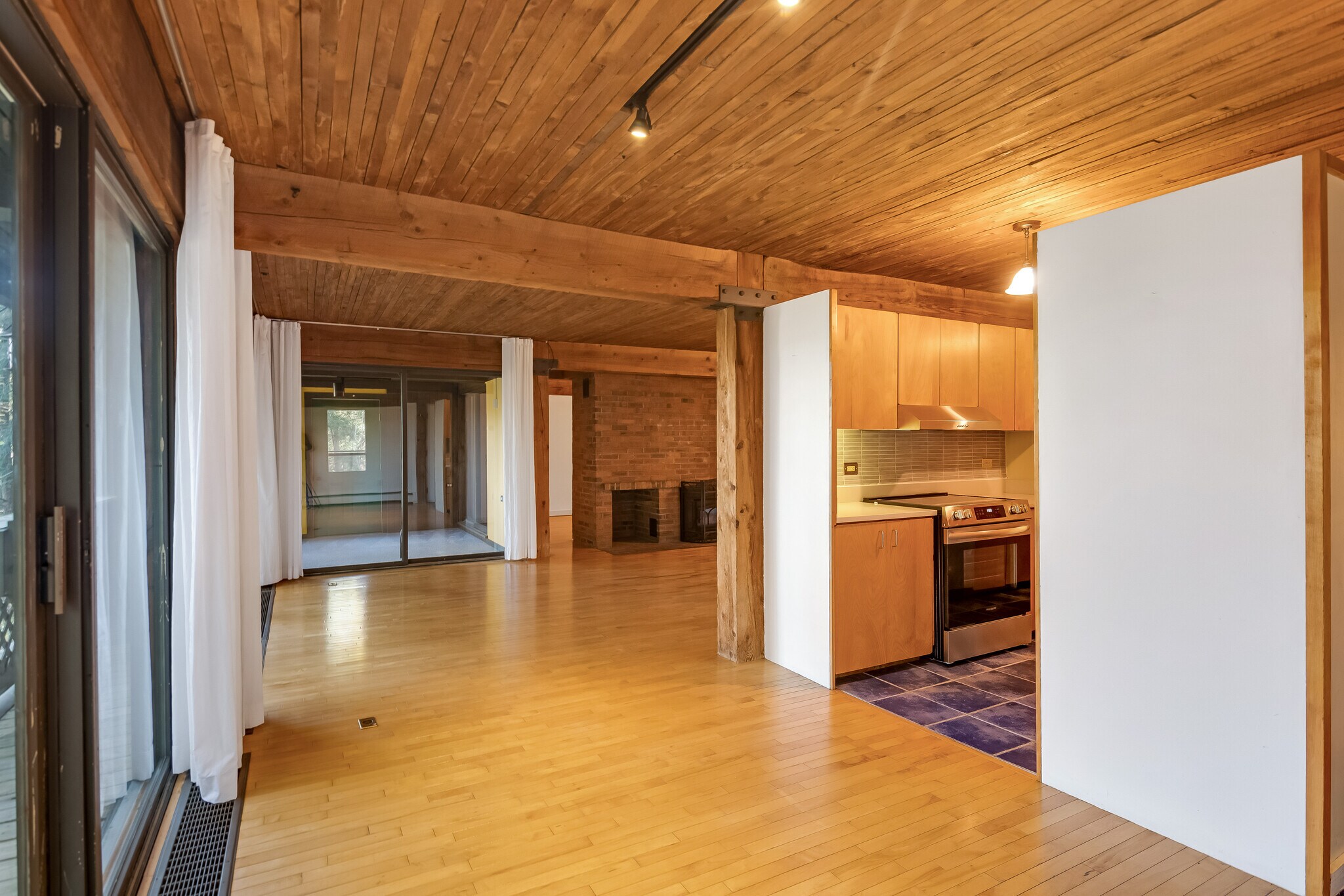 Building Photo - 122 Redrock Dr