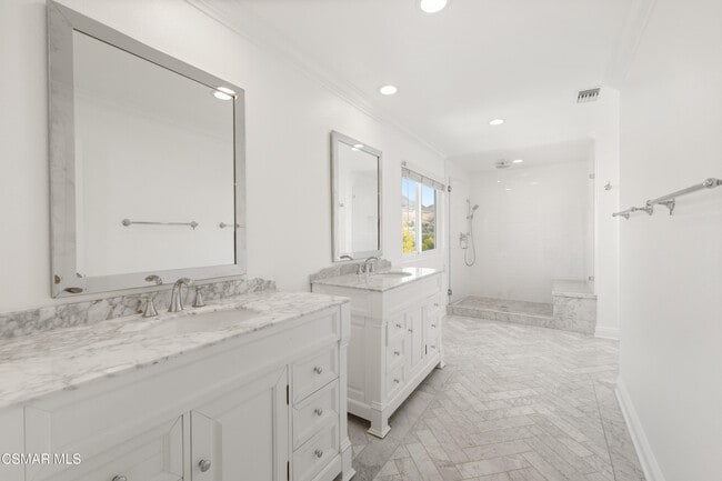 Building Photo - 5442 Alfonso Dr