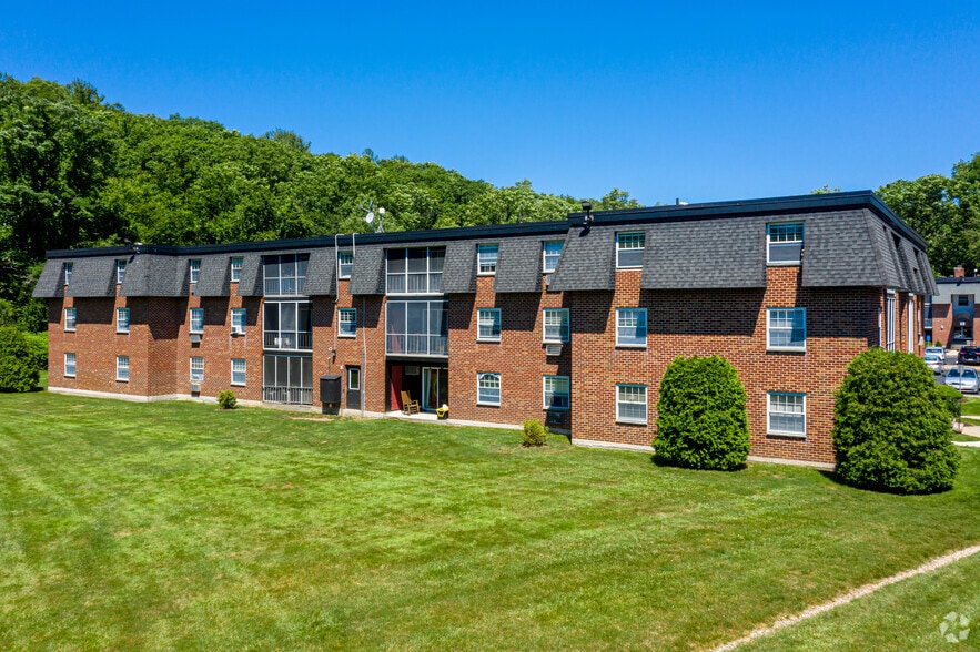 Primary Photo - Tatnuck Square Apartments Worcester