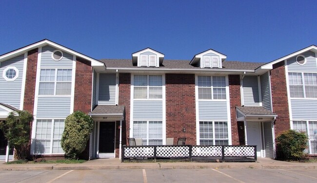 Building Photo - 2 Bed 1.5 Bath Townhome Warr Acres/Bethany