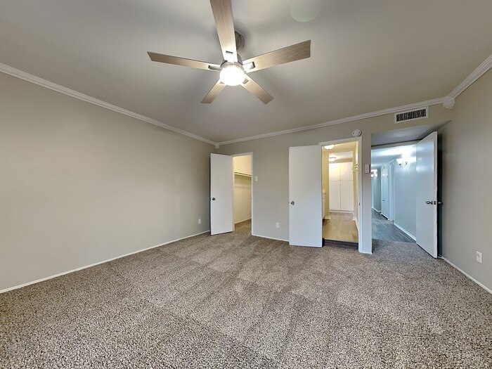 Building Photo - 446 Thistle Dr