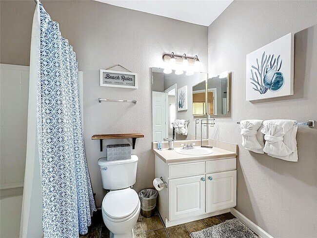 Building Photo - 10764 70th Ave