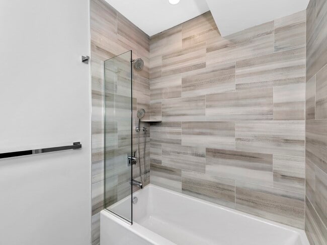 Building Photo - 142 Willard St