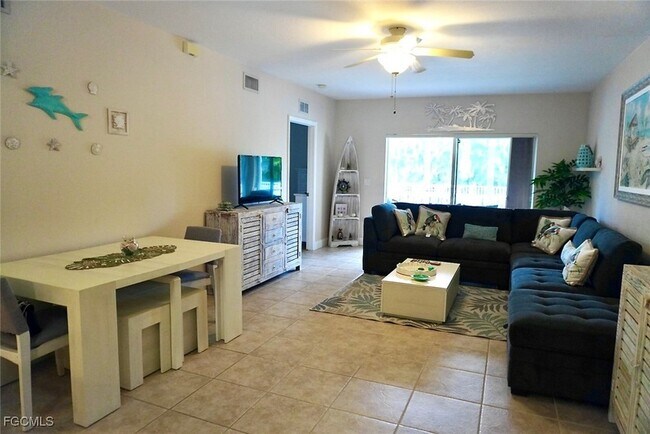 Building Photo - 5214 Chiquita Blvd S