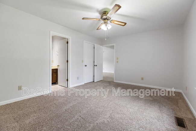 Building Photo - 3204 Blackwood Dr