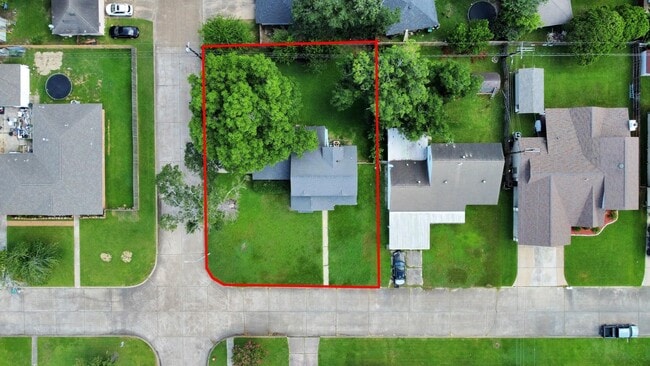 Building Photo - 2513 Leslie St