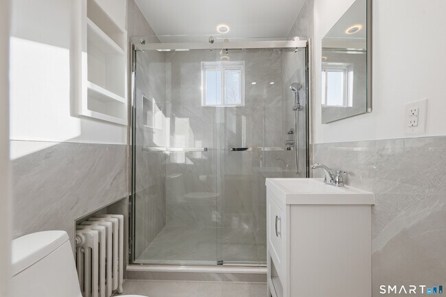 Building Photo - 44 Lorraine Terrace