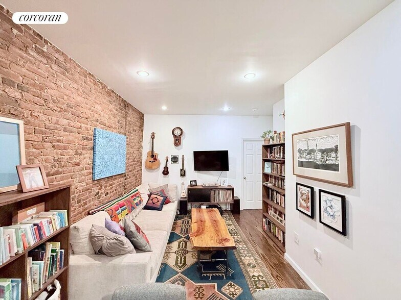 Building Photo - 317 4th Ave