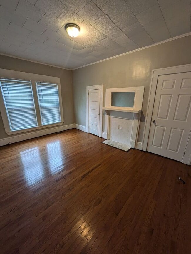 Building Photo - 3BD2BA Home in Newton