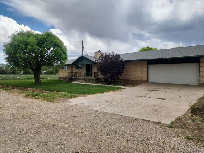 Building Photo - 3210 N Bulldog Rd