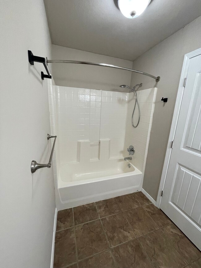 Building Photo - 11220 S Cedar St