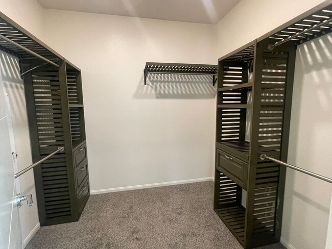 Building Photo - Upgraded & Spacious 4 Bedroom, 3.5 Bathroom Home