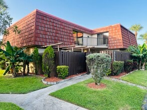 Building Photo - 8559 Boca Rio Dr