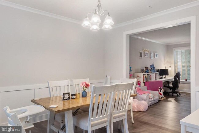 Building Photo - 937 Marzoff Rd