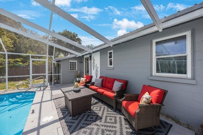 Building Photo - 1010 E Fern St