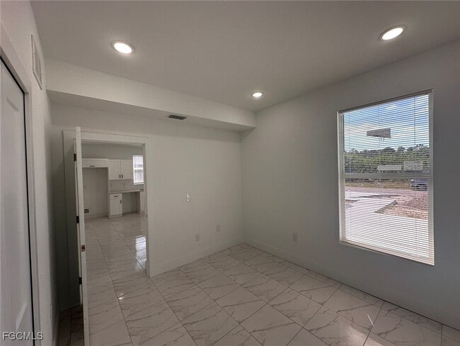 Building Photo - 165 Pennfield St