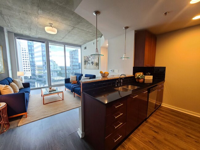 Building Photo - Spacious 1 Bedroom Condo at REALM Buckhead