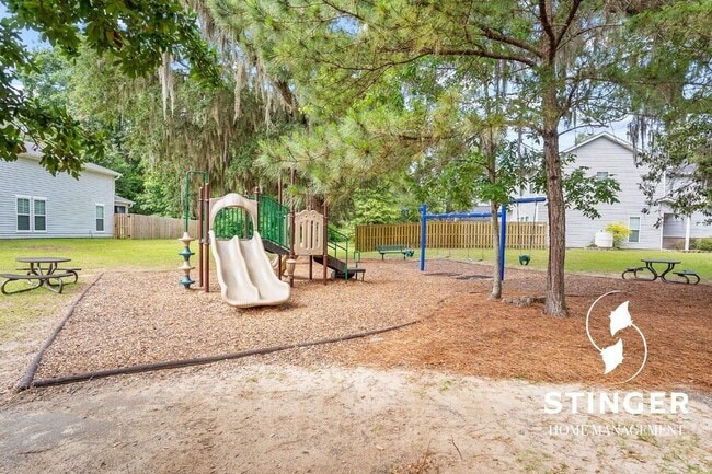 Building Photo - 100 Sago Palm Dr