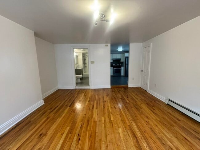 Building Photo - 146 Webster Ave