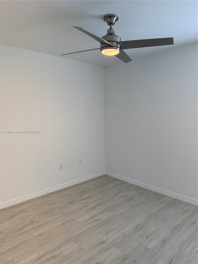 Building Photo - 1820 SW 89th Terrace