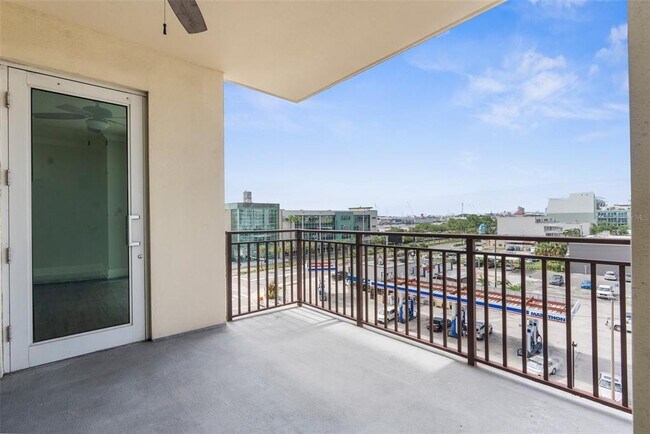 Building Photo - 1238 E Kennedy Blvd