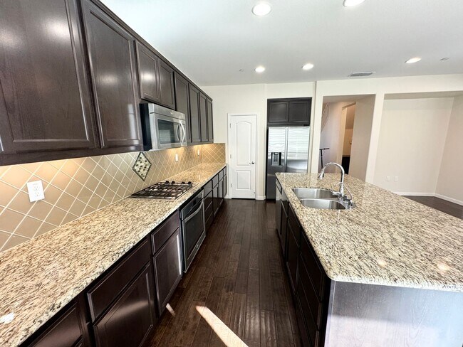 Building Photo - Perfect Shape Single Family Home in Dublin Hills