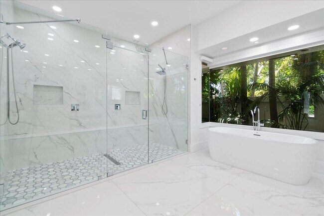 Building Photo - 2313 Golf Brook Dr