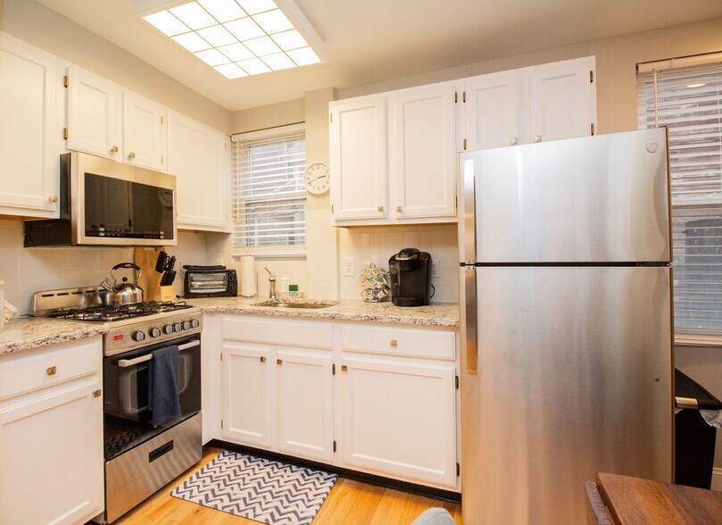 Building Photo - 25 A Jay St