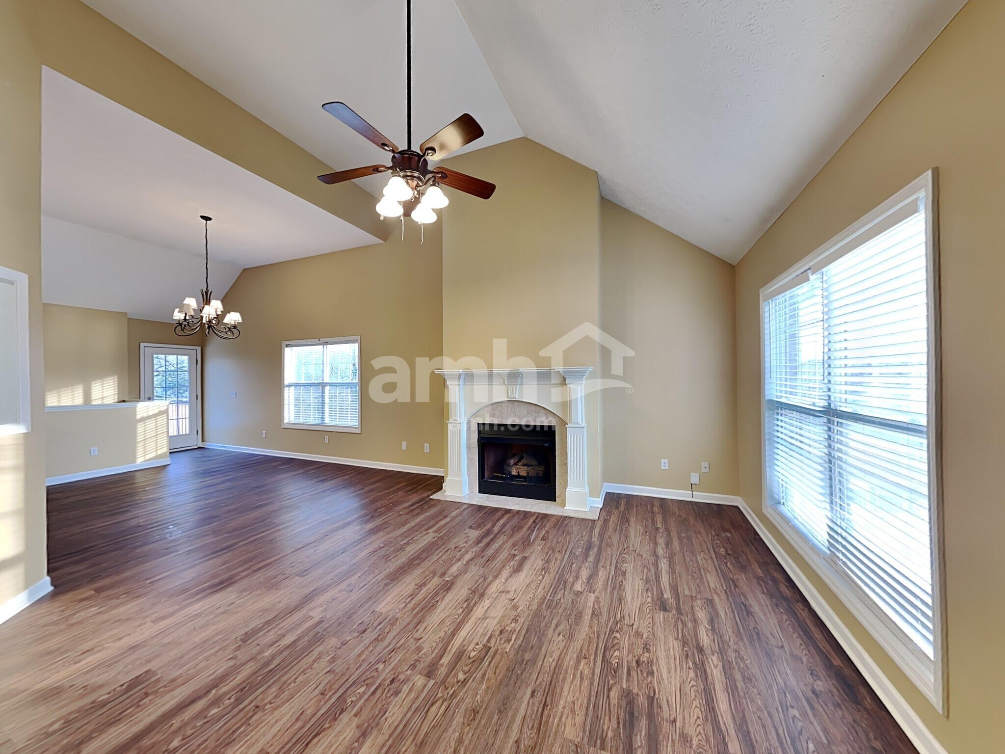 Building Photo - 435 Rocky Crest Dr