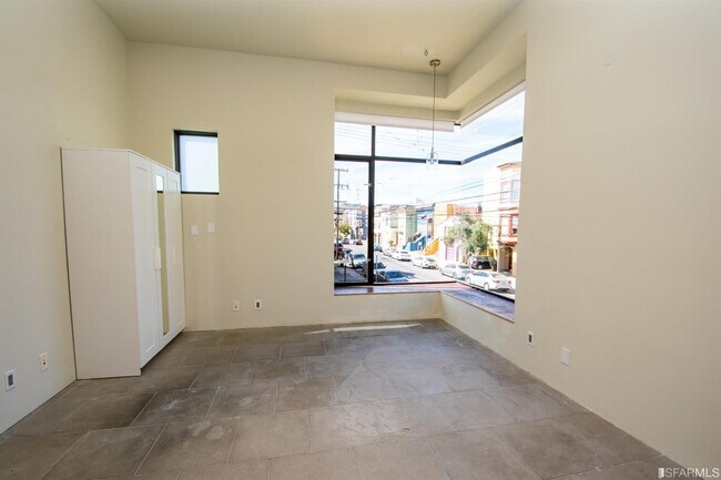 Building Photo - 3027 25th St