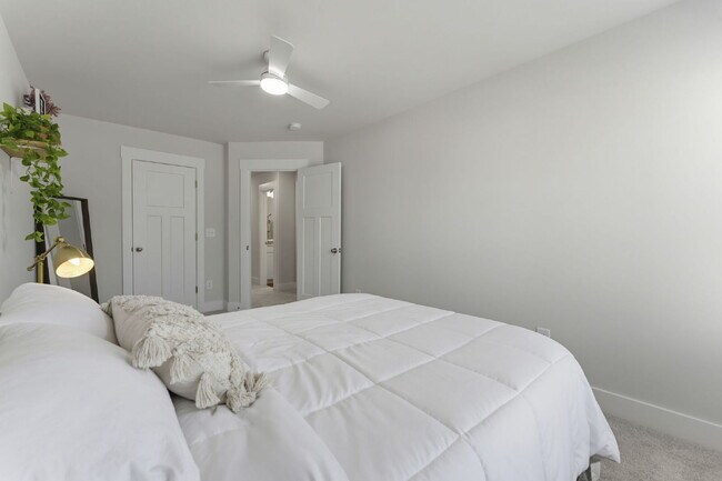 Building Photo - Luxury 3BR/2.5BA Craftsman Townhome with Designer Finishes & Open-Concept Living in Trailside at ...