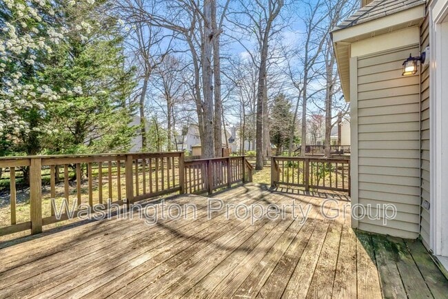 Building Photo - 5602 Grouper Ct