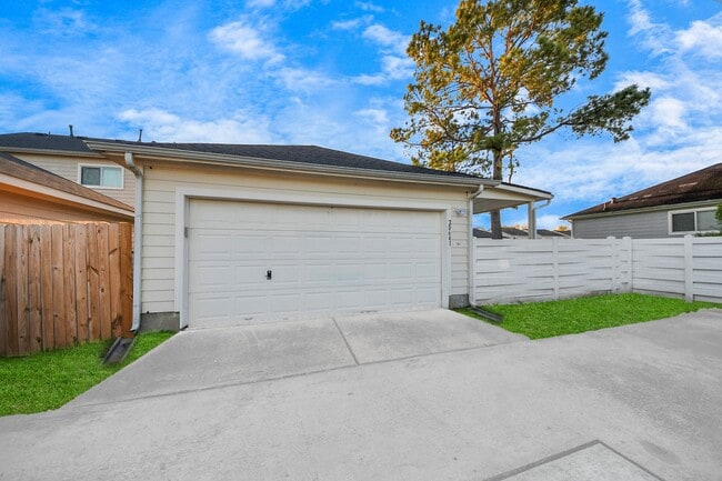 Building Photo - 20641 Patriot Park Ln
