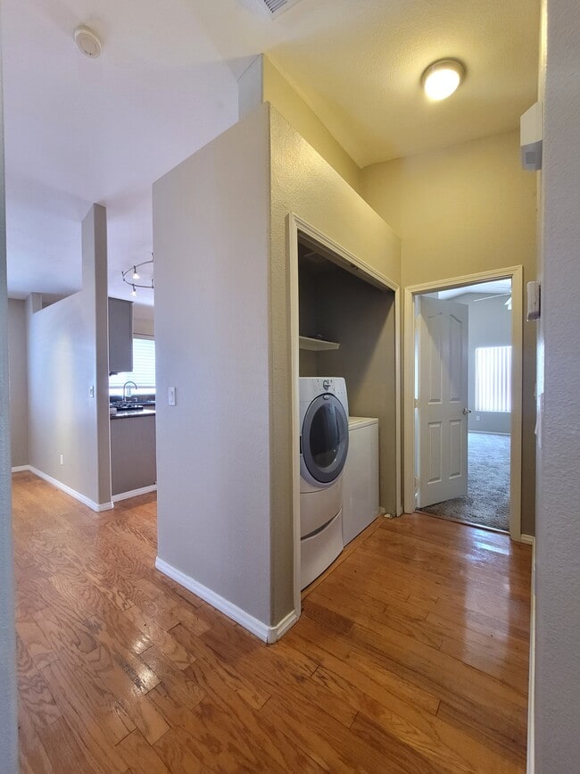 Building Photo - 2563 Spruce Creek Dr