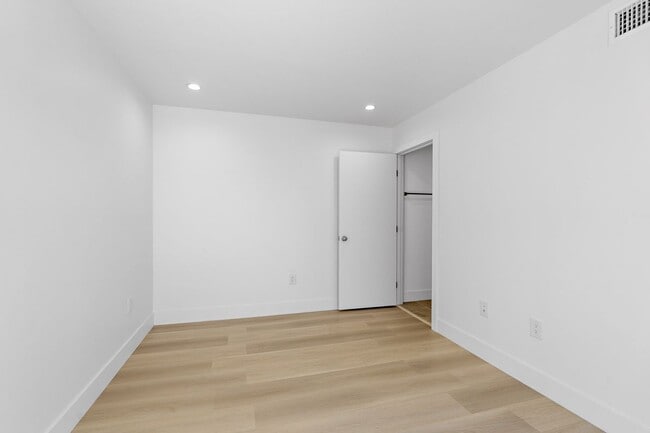 Building Photo - 10961 Calvert St