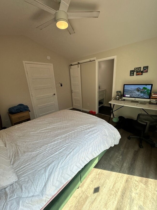 Building Photo - Peaceful 1br/1bath with small yard!