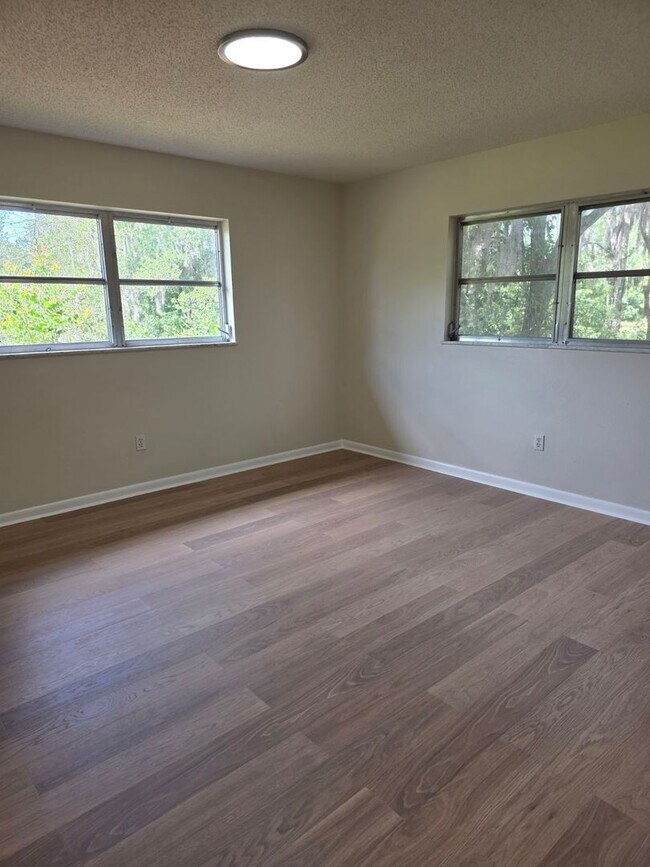 Building Photo - Spacious 3BR/2BA Home with 2-Car Carport & RV/Boat Parking