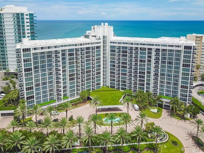 Building Photo - 10275 Collins Ave