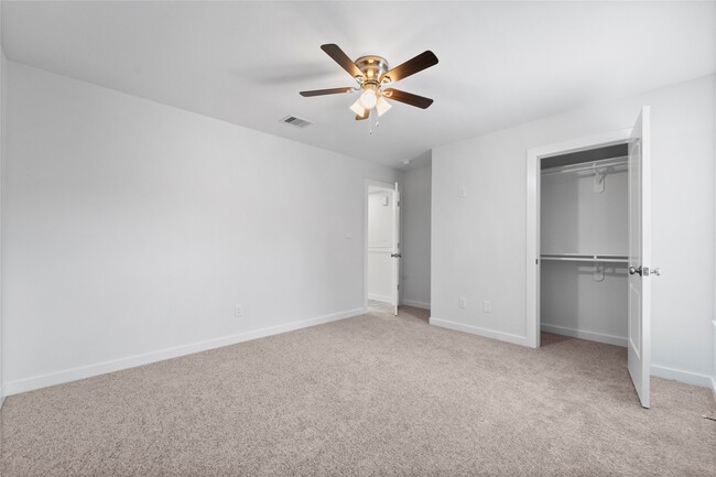 Building Photo - 913 Turner Dr