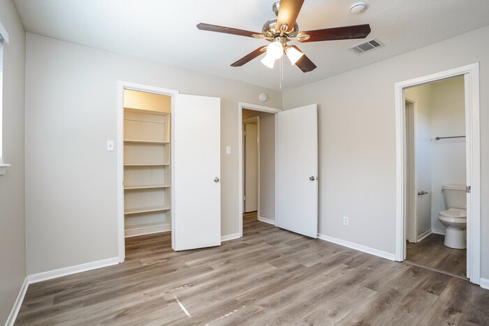 Building Photo - 13823 Swiss Hill Dr