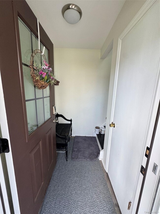 Building Photo - 17 The Knolls