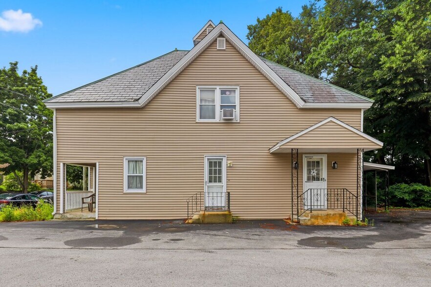 Building Photo - 52 Linden St