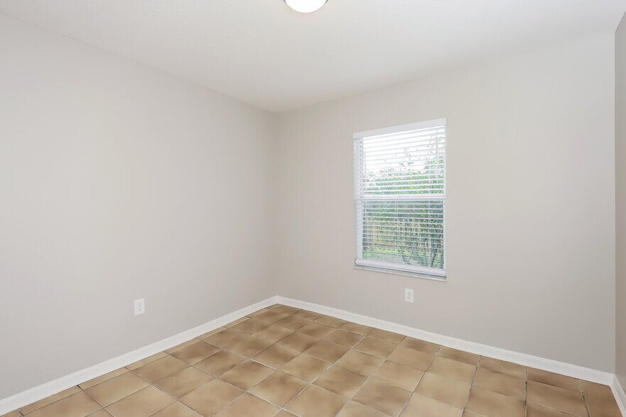 Building Photo - 206 Lookout Dr