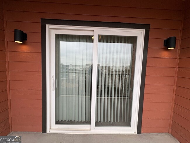 Building Photo - 525 Parkway Dr NE