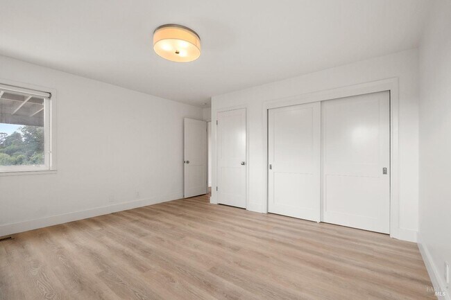 Building Photo - 45 Meadow Hill Dr